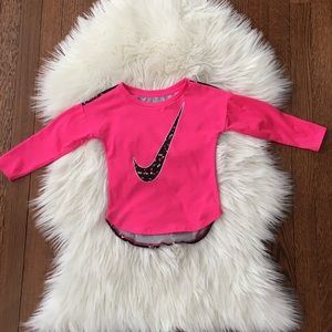 Nike Girls Dri-fit shirt. 2-3 yrs. Great condition